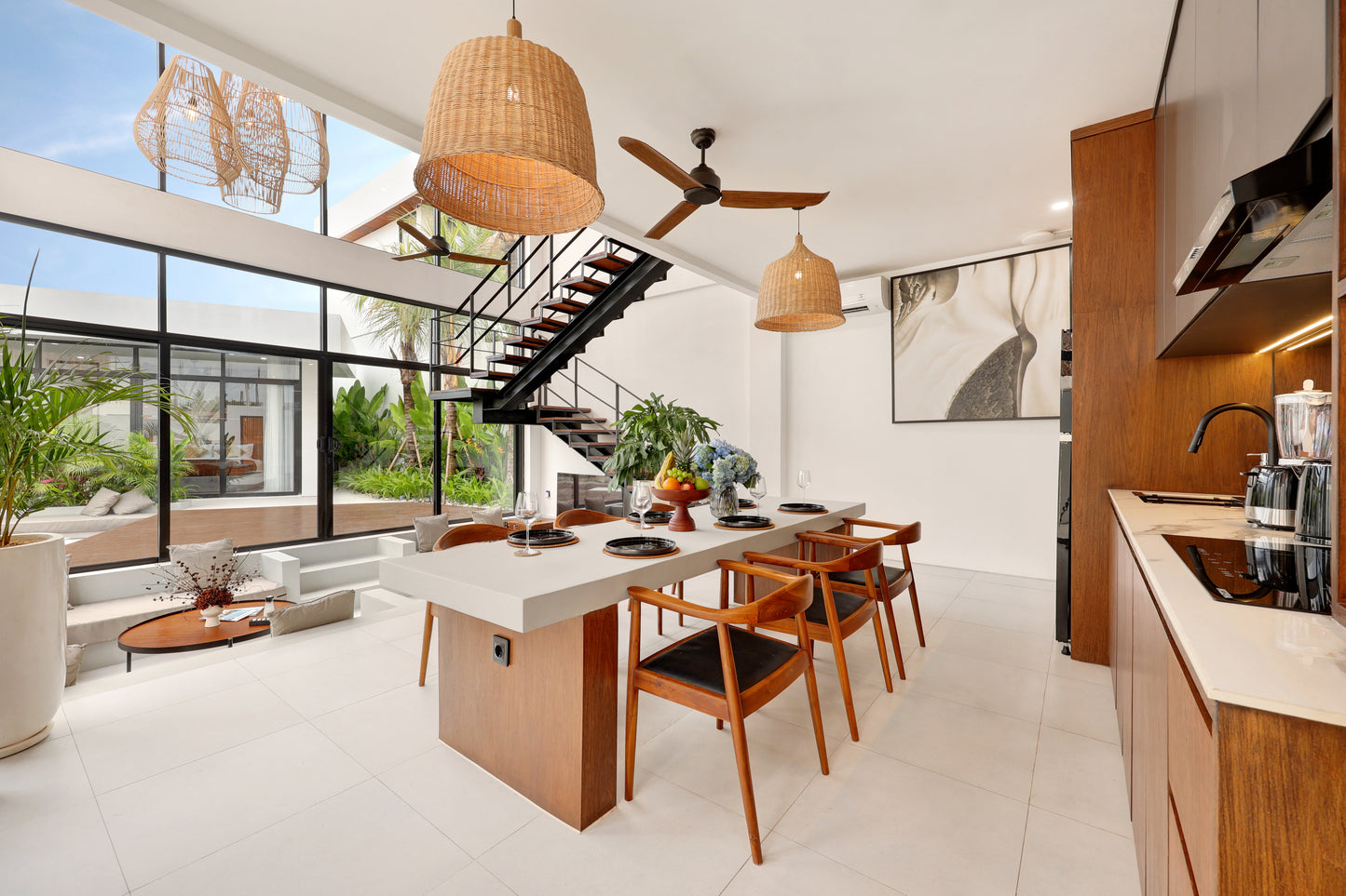 4BR Pererenan Villa 7-Meter Ceilings (Canggu)