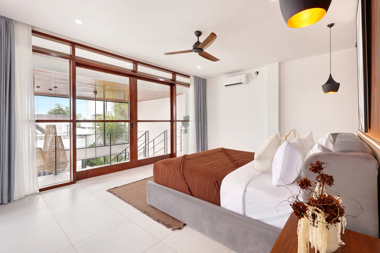 4BR Pererenan Villa 7-Meter Ceilings (Canggu)