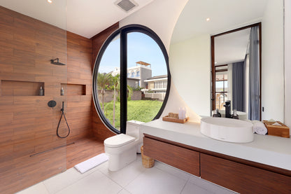 4BR Pererenan Villa 7-Meter Ceilings (Canggu)