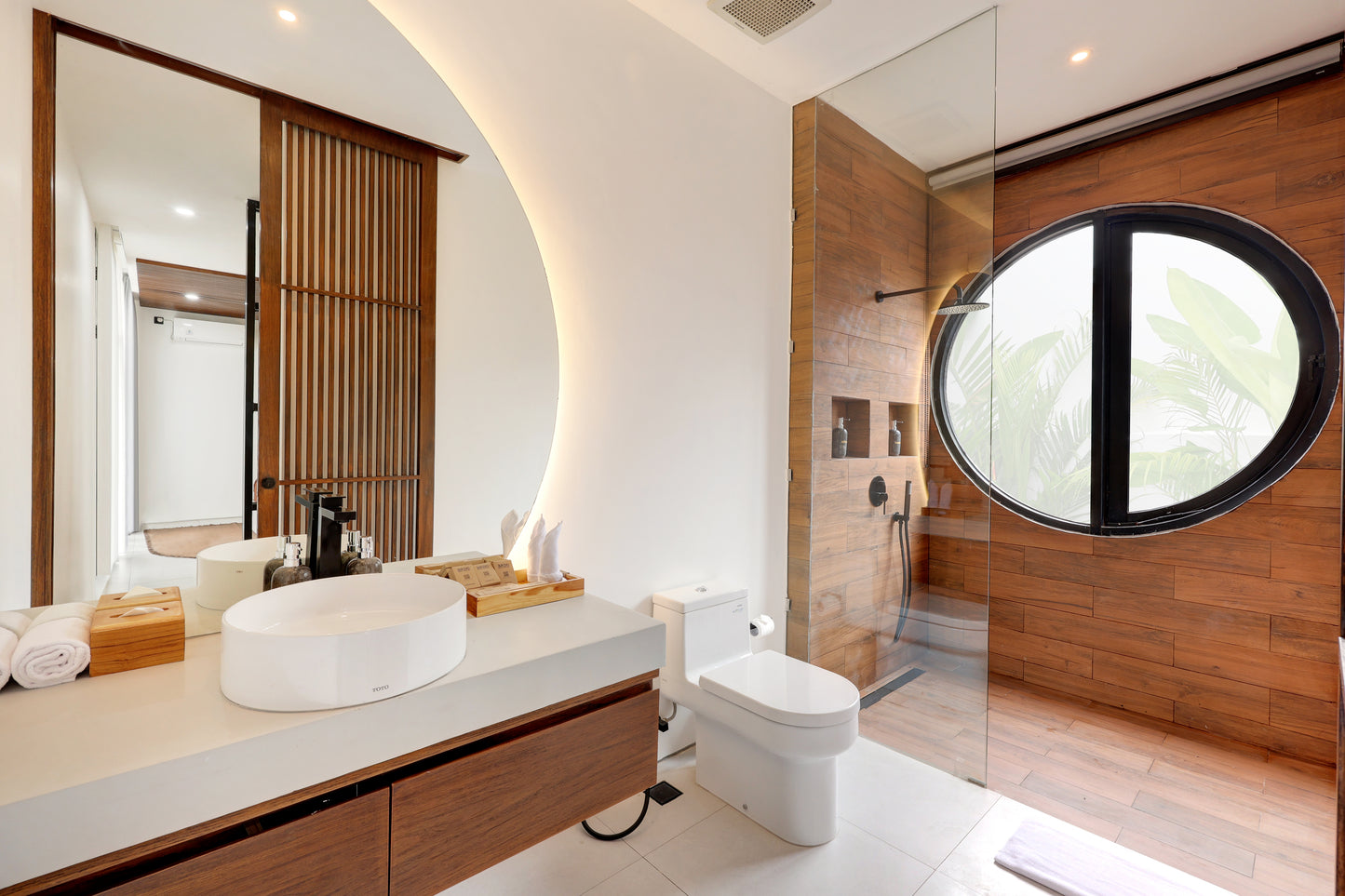 4BR Pererenan Villa 7-Meter Ceilings (Canggu)
