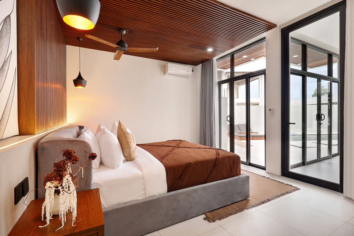 4BR Pererenan Villa 7-Meter Ceilings (Canggu)