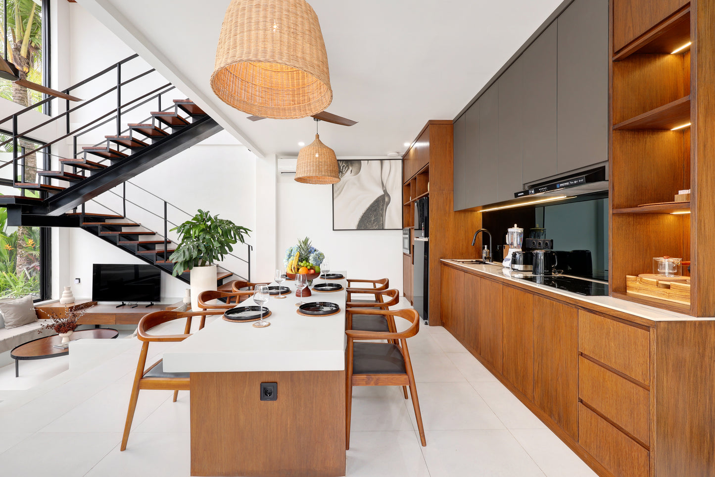 4BR Pererenan Villa 7-Meter Ceilings (Canggu)