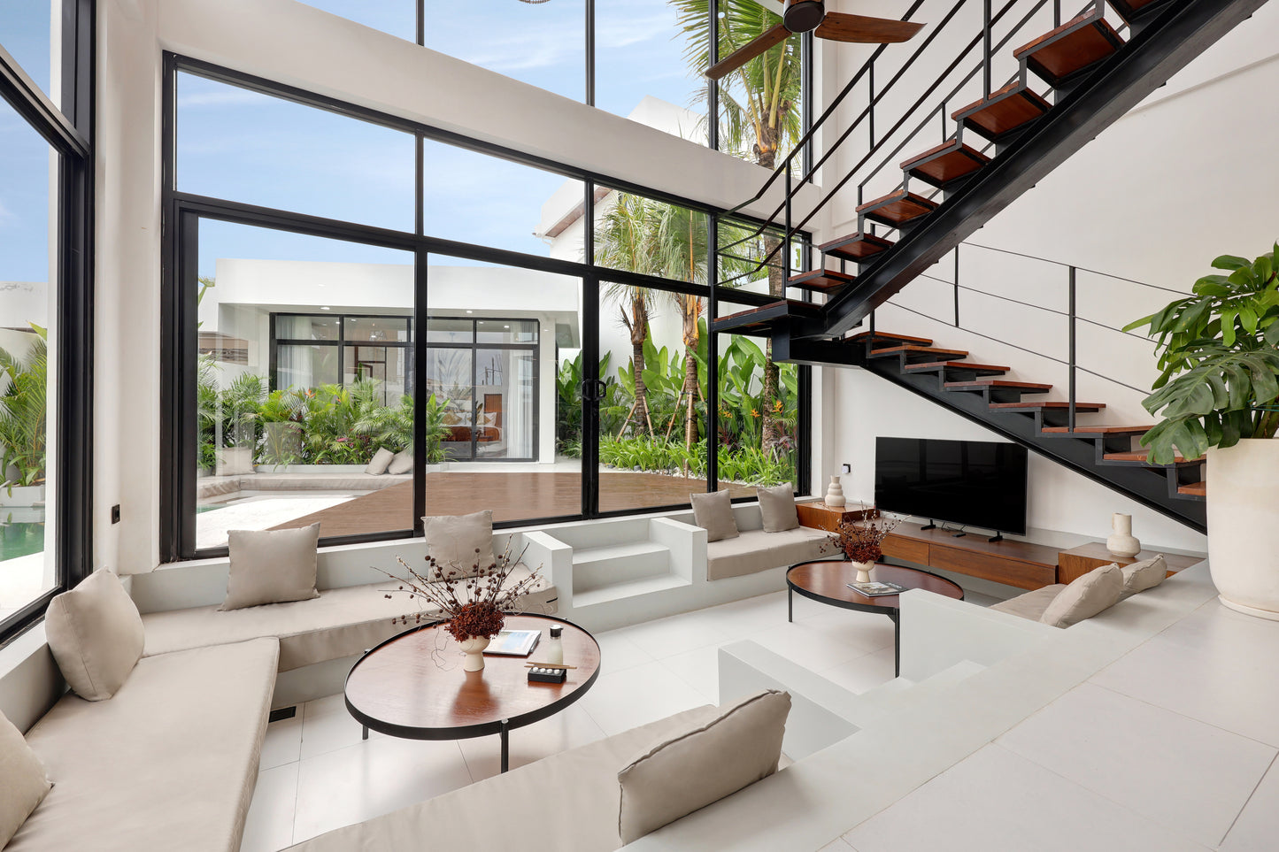 4BR Pererenan Villa 7-Meter Ceilings (Canggu)