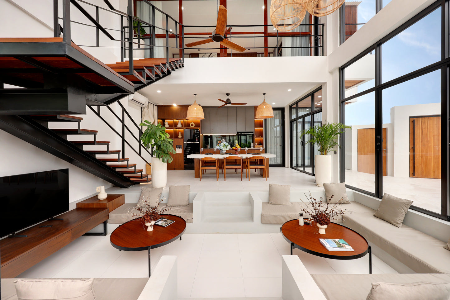 4BR Pererenan Villa 7-Meter Ceilings (Canggu)