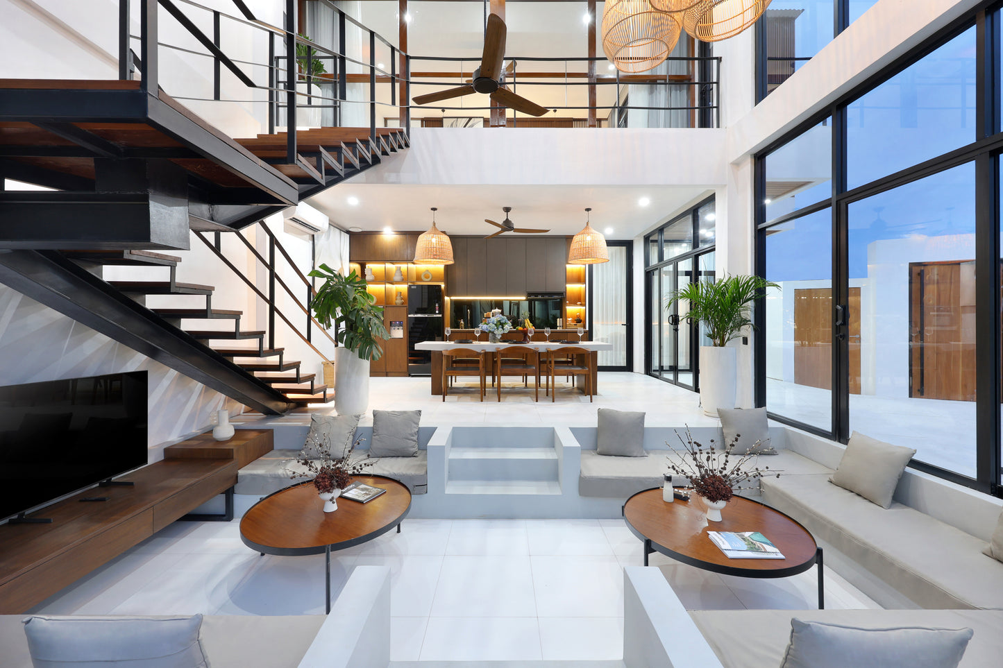 4BR Pererenan Villa 7-Meter Ceilings (Canggu)