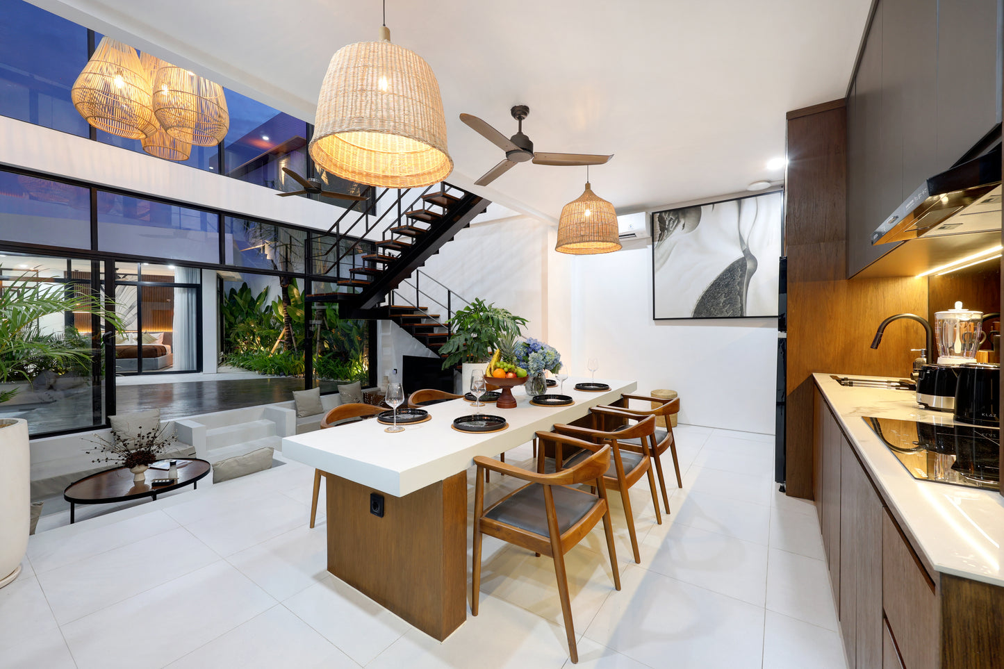 4BR Pererenan Villa 7-Meter Ceilings (Canggu)