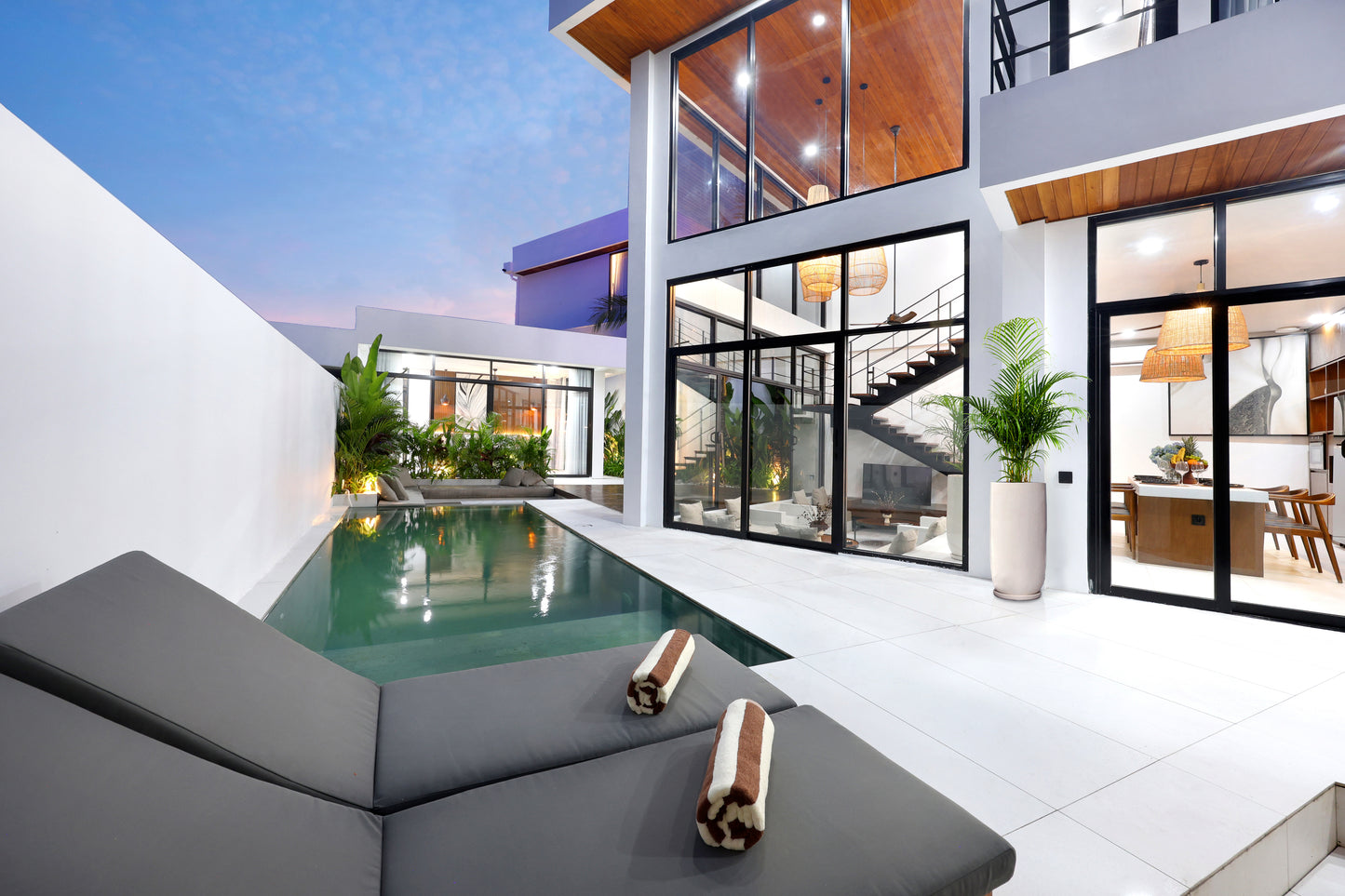 4BR Pererenan Villa 7-Meter Ceilings (Canggu)