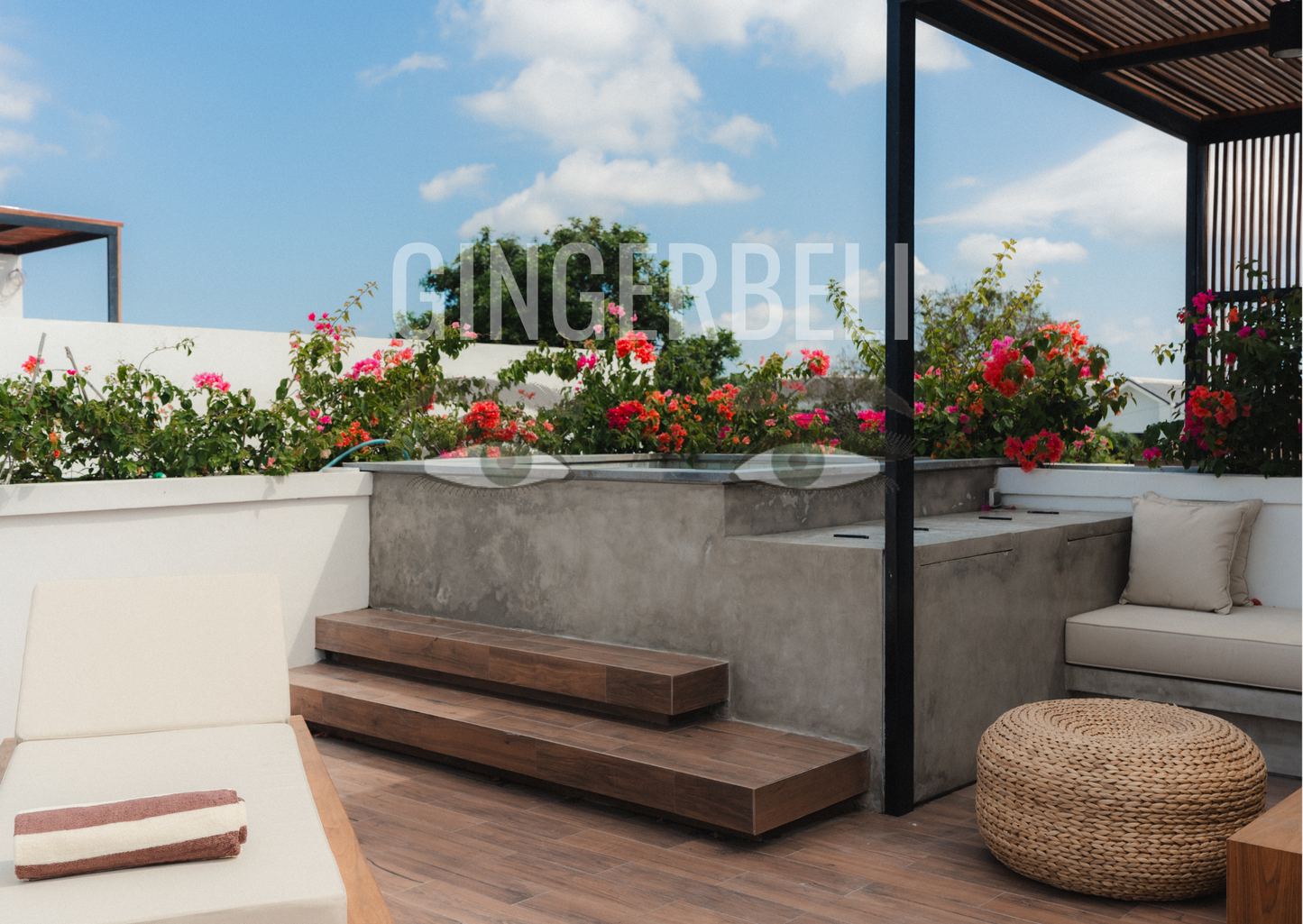 3BR Batu Bolong Villa Rooftop & near Ocean (Canggu)